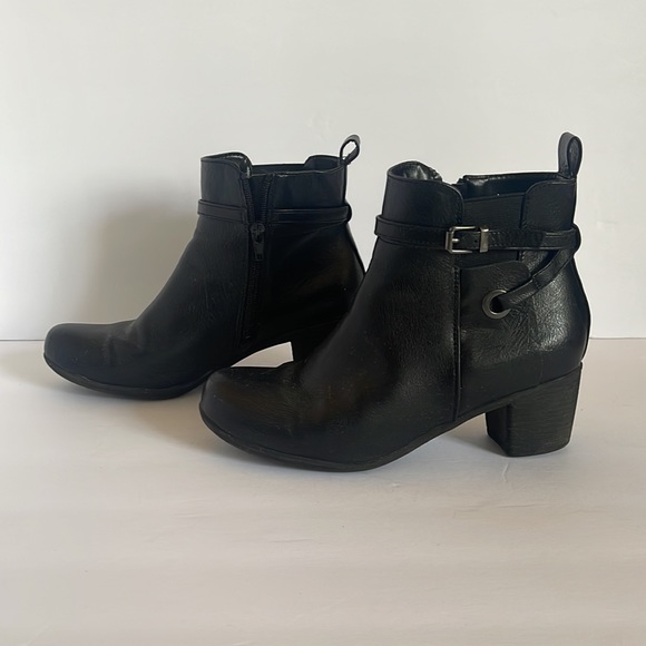 Black Zip-up Ankle Booties - Picture 3 of 7